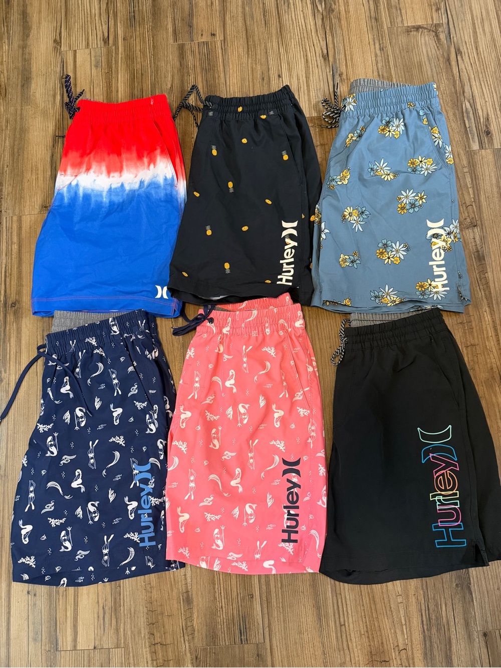 Hurley MENS swim lot of 6 Swim Shorts all size Large and like new!